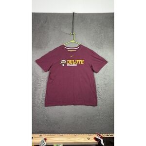 UMD Duluth Bulldogs Shirt Mens XL Maroon Nike Basketball College Tee Athletic‎
